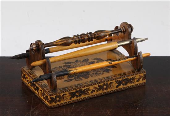 A Tunbridge ware rosewood flower mosaic and stickware weighted pen stand, 5.25in.